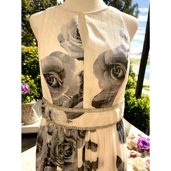 Women's R & M Collection Maxi Dress Size 8 White/Black Floral Special Occasion - Picture 2 of 9